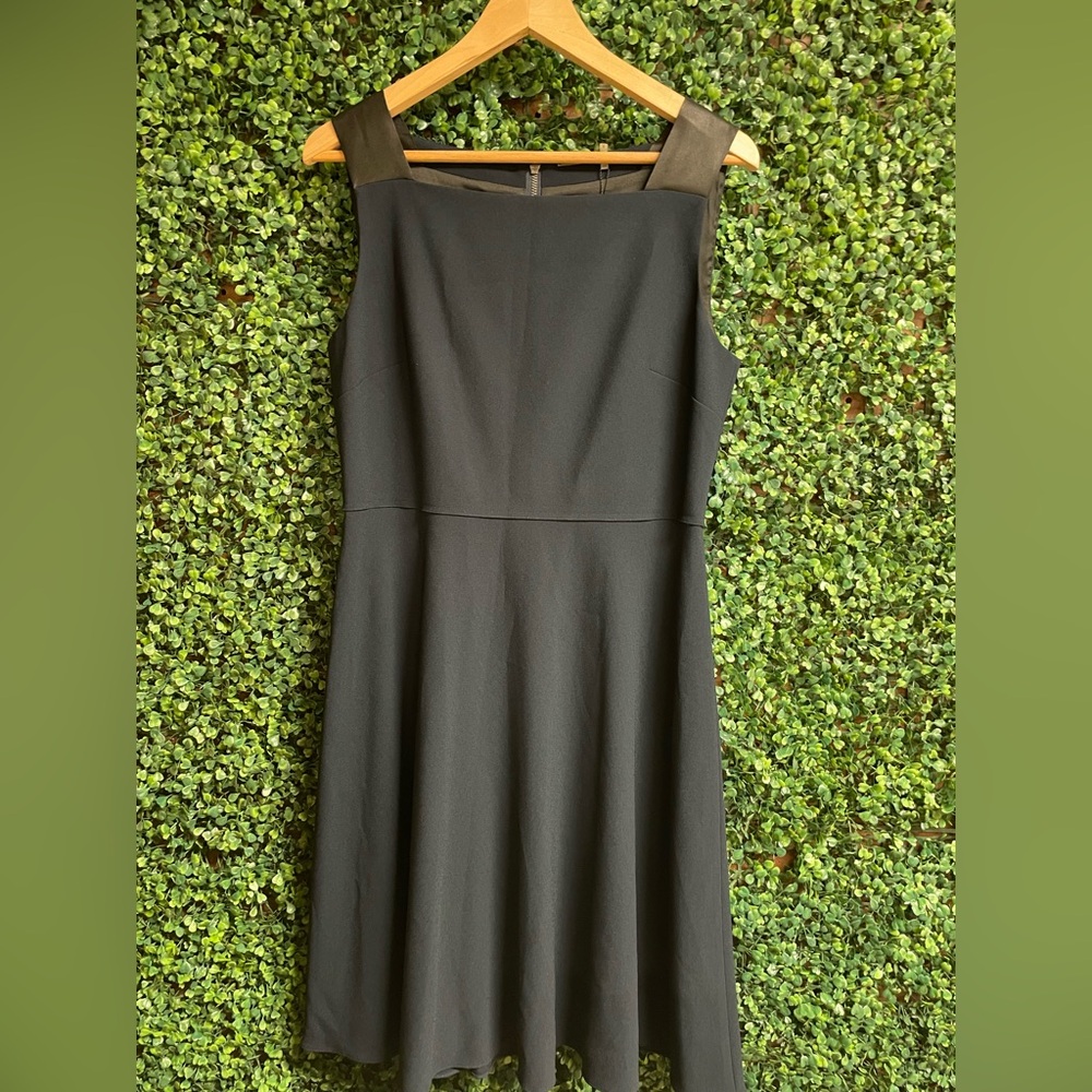 Elie Tahari - Navy Blue W/ Black Sleeveless Fit and Flare Dress - NWT - Size 10